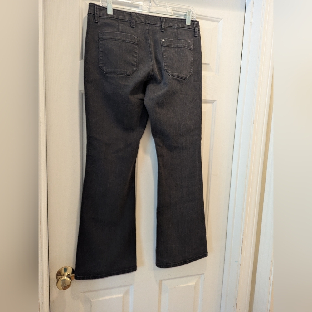 Banana Republic Limited Edition Black Flare Leg Petite Denim Jeans Sz 29/8P GUC - Picture 2 of 15